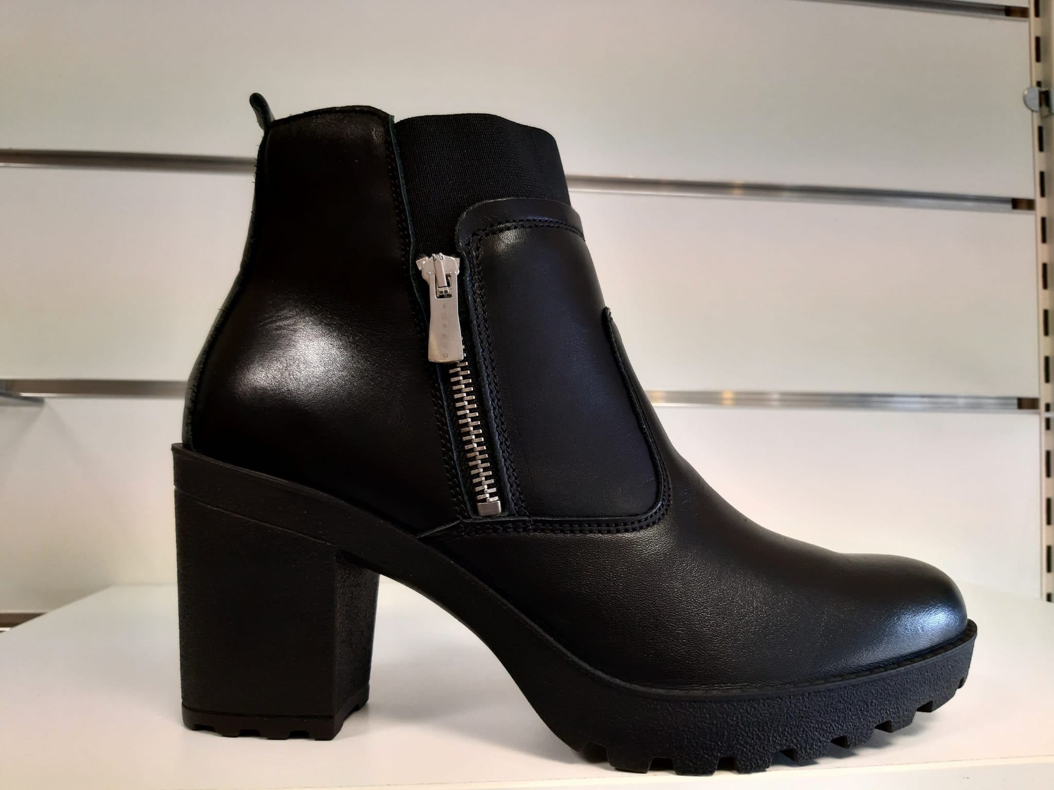 stivaletti donna neri