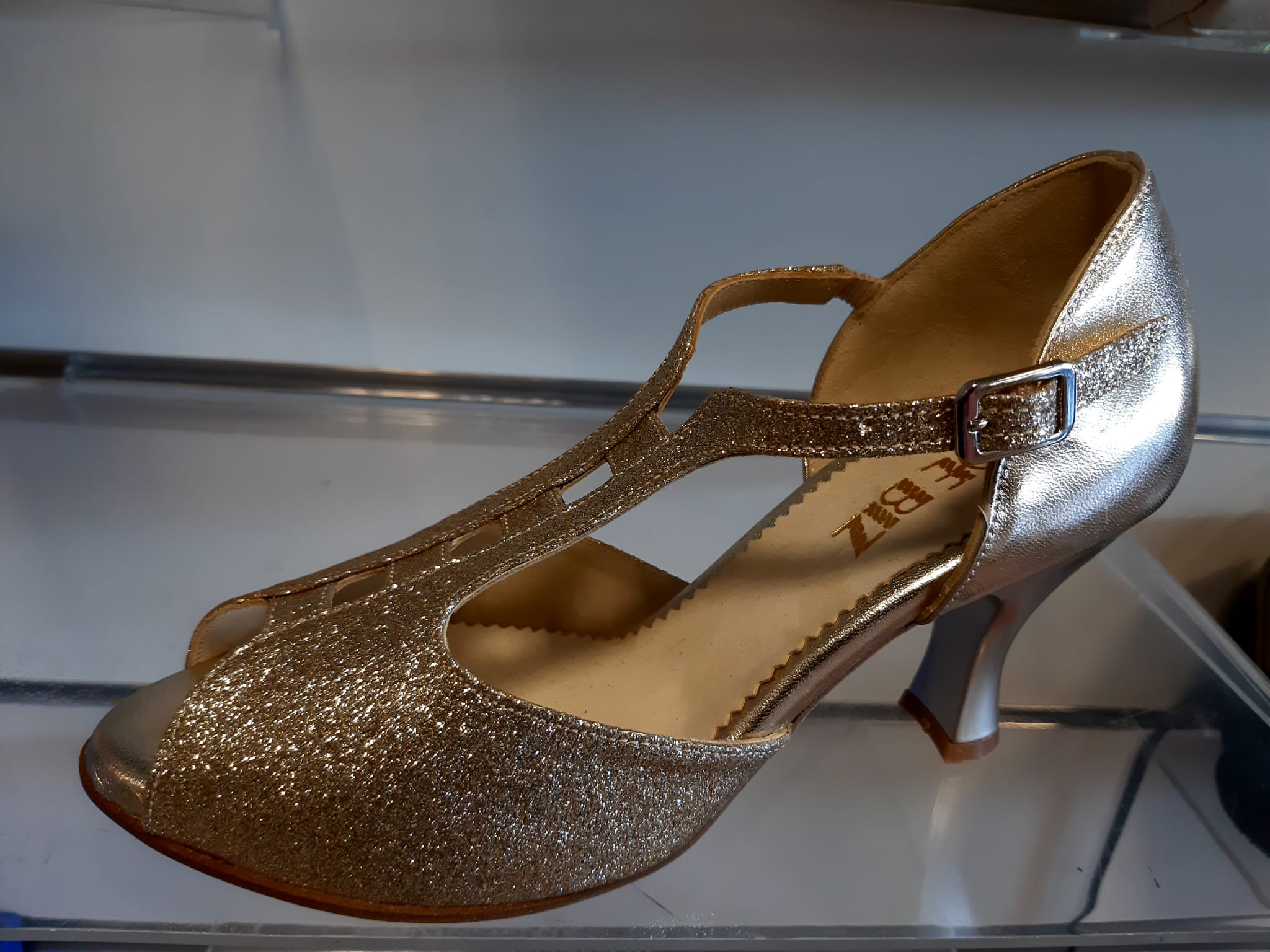 Shoe Biz S2060 Oro